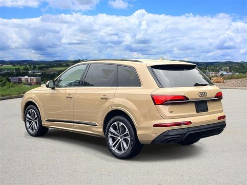 2025 Audi Q7 45 Premium Plus
