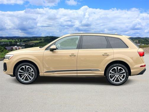 2025 Audi Q7 45 Premium Plus