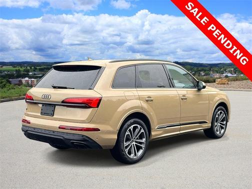 2025 Audi Q7 45 Premium Plus