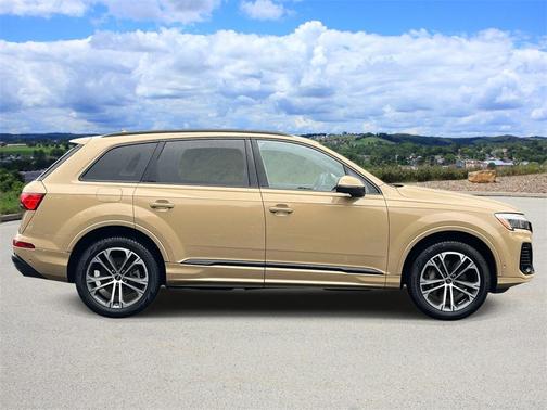 2025 Audi Q7 45 Premium Plus