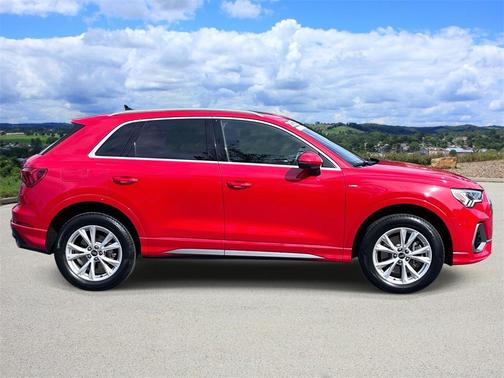 2023 Audi Q3 45 S line Premium