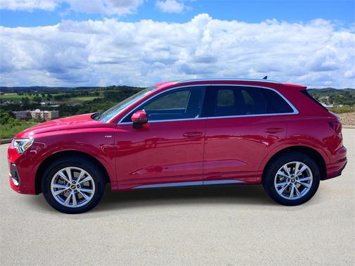 2023 Audi Q3 45 S line Premium