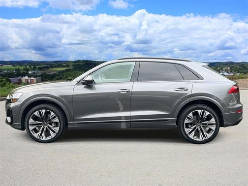 2025 Audi Q8 55 Premium