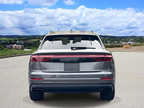 2025 Audi Q8 55 Premium