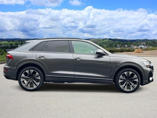 2025 Audi Q8 55 Premium