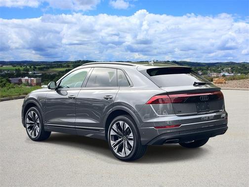 2025 Audi Q8 55 Premium