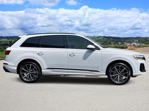 2025 Audi Q7 45 Premium Plus