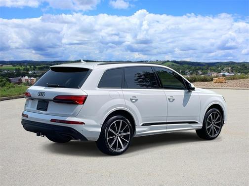 2025 Audi Q7 45 Premium Plus