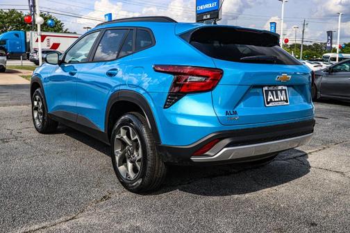 2025 Chevrolet Trax LT