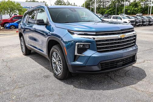 2025 Chevrolet Traverse LT