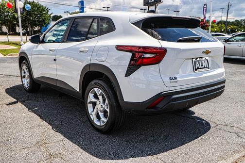 2025 Chevrolet Trax LS