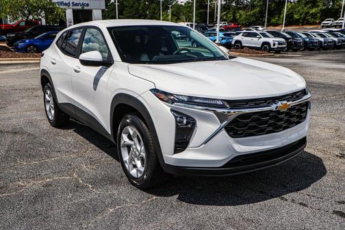 2025 Chevrolet Trax LS