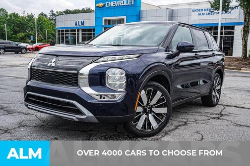 Blue 2025 Mitsubishi Outlander SE
