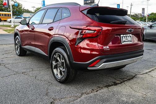 2025 Chevrolet Trax LT