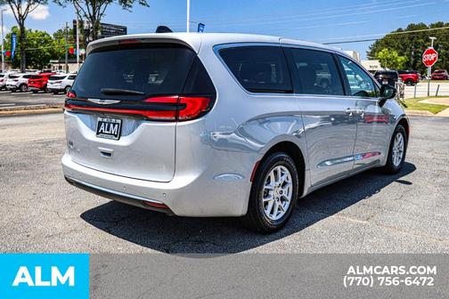 2024 Chrysler Pacifica Touring-L