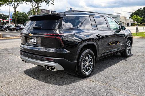 2025 Chevrolet Traverse LT