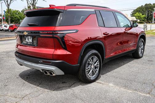 2025 Chevrolet Traverse LT