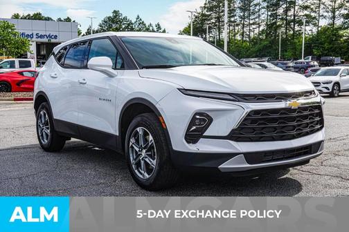 Summit White 2025 Chevrolet Blazer LT