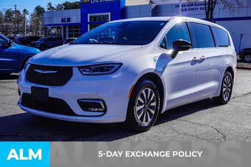 2024 Chrysler Pacifica Hybrid Select