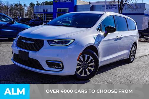 2024 Chrysler Pacifica Hybrid Select