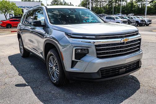 2025 Chevrolet Traverse LT
