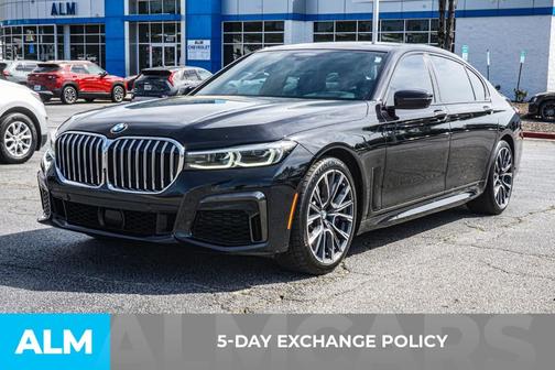 Black Sapphire Metallic 2022 BMW 750 i xDrive