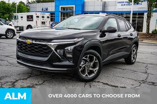 Mosaic Black Metallic 2025 Chevrolet Trax LT