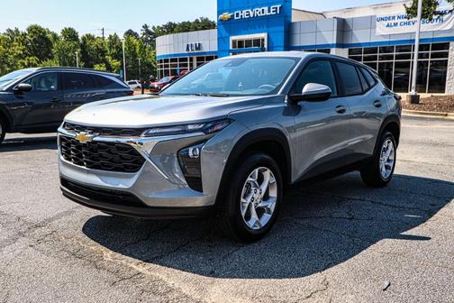 2025 Chevrolet Trax LS