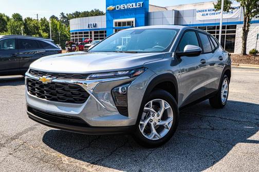 2025 Chevrolet Trax LS