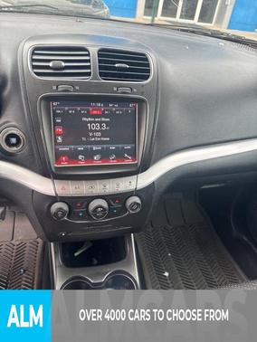 Pitch Black Clearcoat 2019 Dodge Journey SE