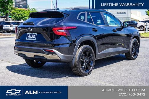 Mosaic Black Metallic 2026 Chevrolet Trax ACTIV