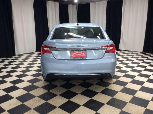 2013 Chrysler 200 Touring