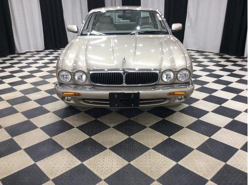 1998 Jaguar XJ8