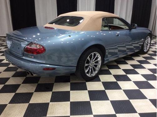 2005 Jaguar XKR