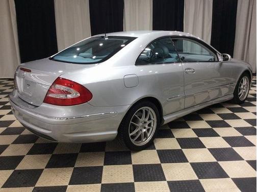 2004 Mercedes-Benz CLK-Class Base