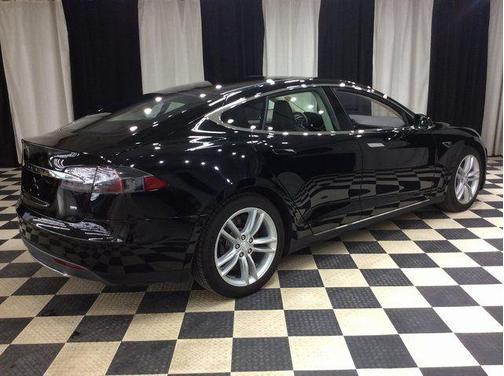 2014 Tesla Model S 