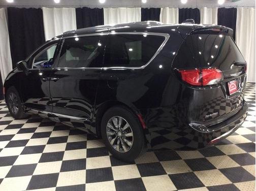 2019 Chrysler Pacifica Touring-L Plus