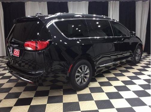 2019 Chrysler Pacifica Touring-L Plus