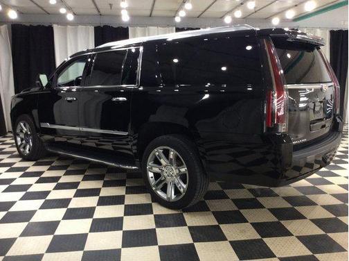 2020 Cadillac Escalade ESV Luxury