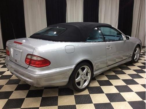 2002 Mercedes-Benz CLK-Class Base