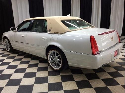 2010 Cadillac DTS Base