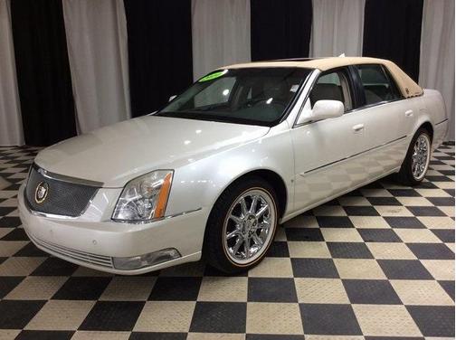 2010 Cadillac DTS Base