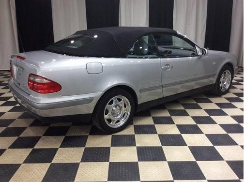 1999 Mercedes-Benz CLK-Class Base