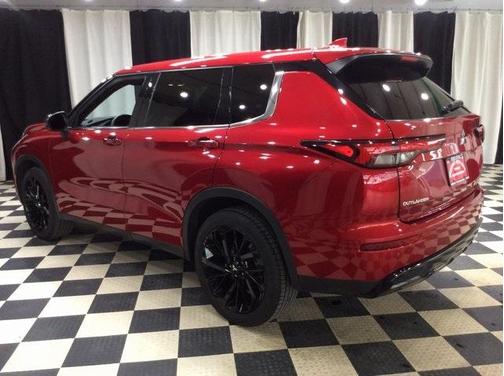 2023 Mitsubishi Outlander SE