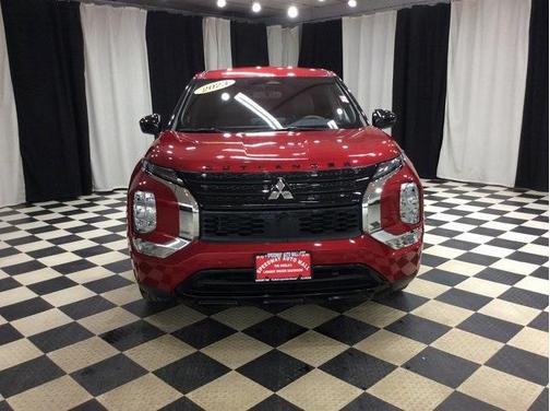 2023 Mitsubishi Outlander SE