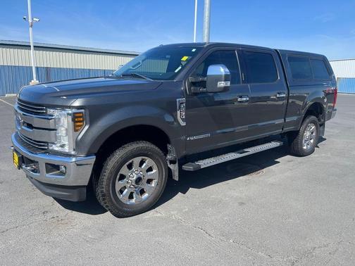 Gray 2018 Ford F-250 Lariat