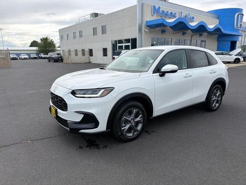 White 2027 Honda HR-V LX