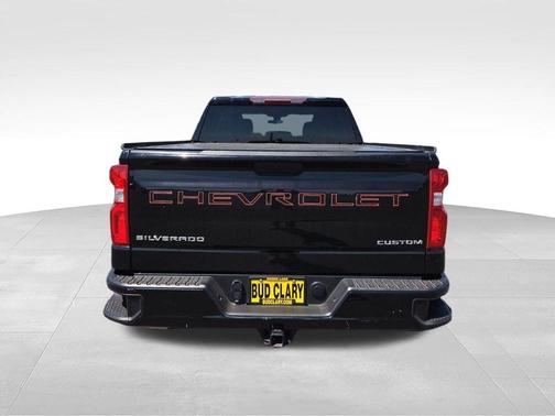 Black 2022 Chevrolet Silverado 1500 Limited Custom