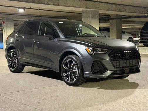 Daytona Gray Pearl Effect 2025 Audi Q3 45 S line Premium Plus