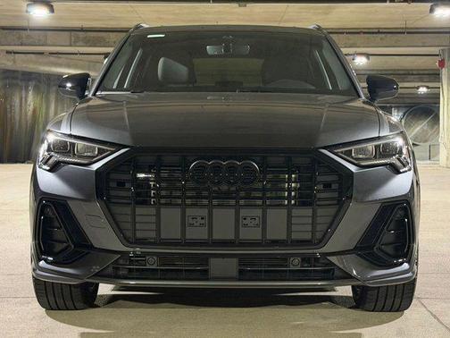 Daytona Gray Pearl Effect 2025 Audi Q3 45 S line Premium Plus